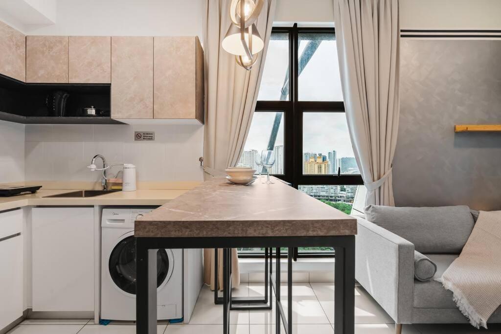 Arte Mont Kiara-2bedroom-netflix-4pax *