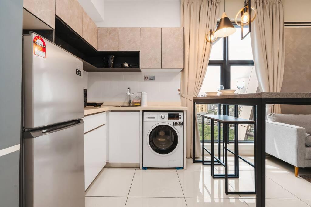 Arte Mont Kiara-2bedroom-netflix-4pax Pangsapuri *