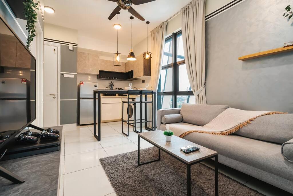 Pangsapuri Arte Mont Kiara-2bedroom-netflix-4pax Kuala Lumpur