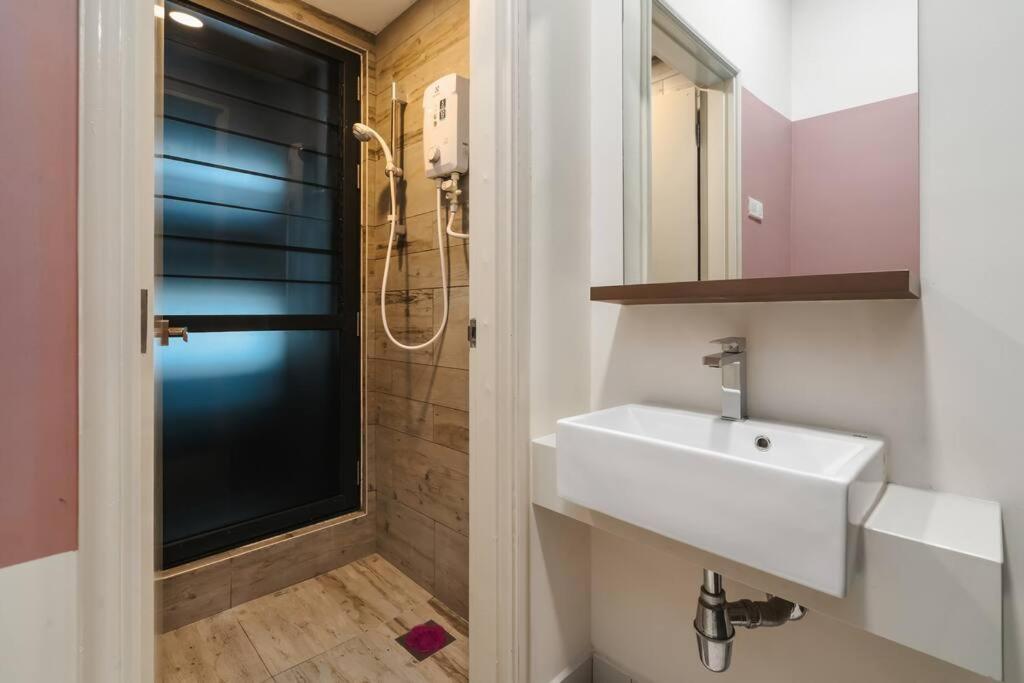 Arte Mont Kiara-2bedroom-netflix-4pax